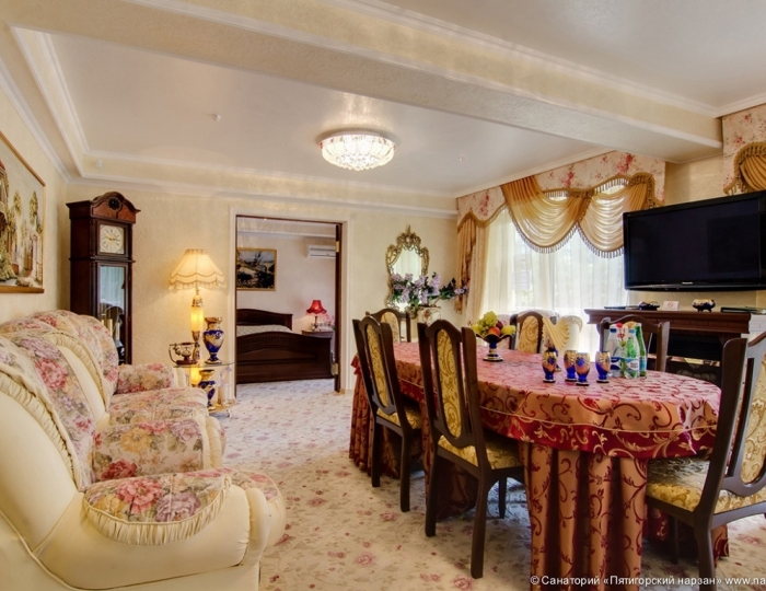 Люкс Люкс Президентский 2-местный 3-комнатный - Санаторий «Пятигорский Нарзан» Пятигорск